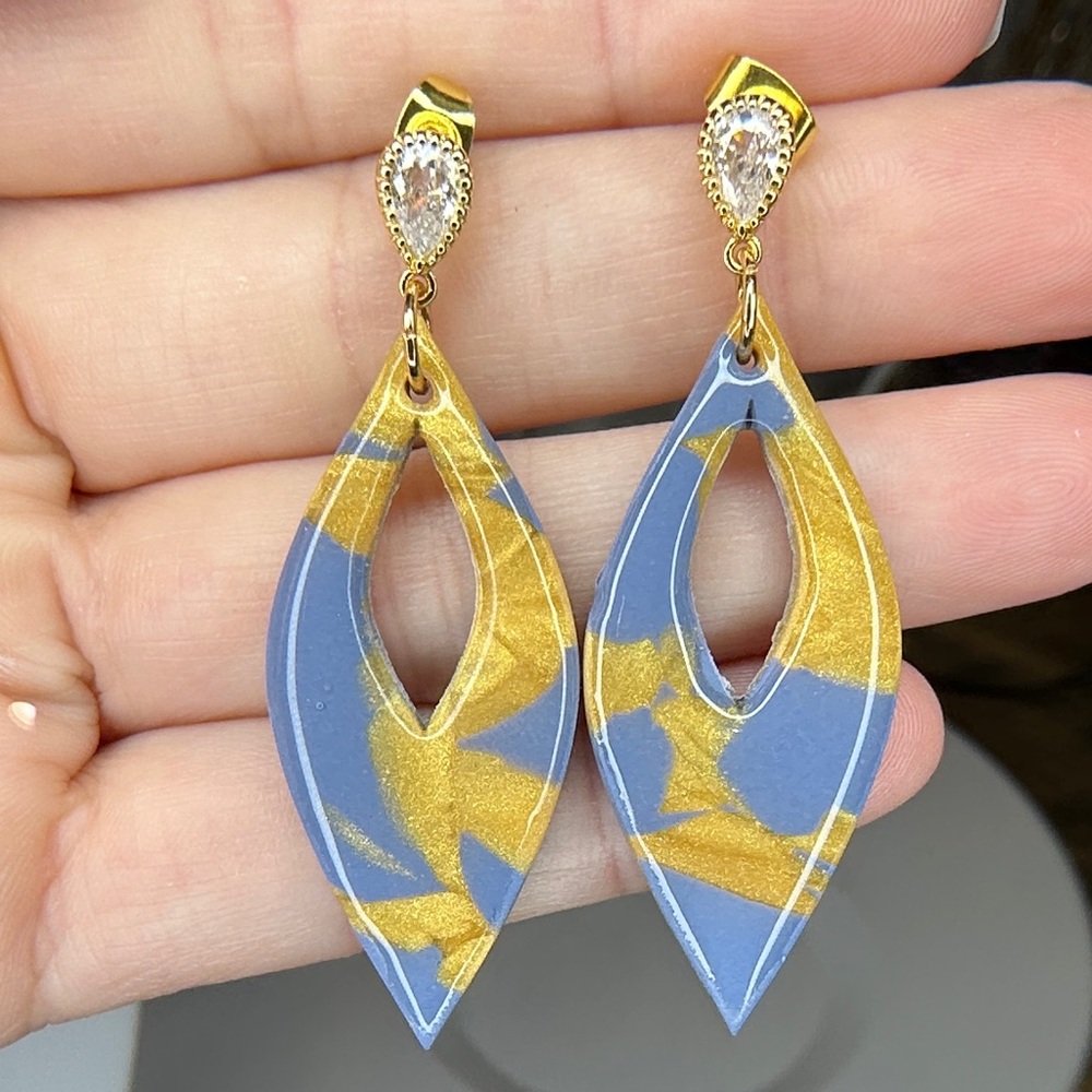 🫶🏻New Clay Gold and Blue Marbled Earrings